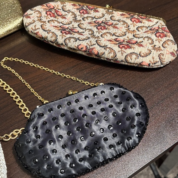 VINTAGE Set of 5 formal clutch handbags. One is black satin with sequence, one i - Picture 9 of 11